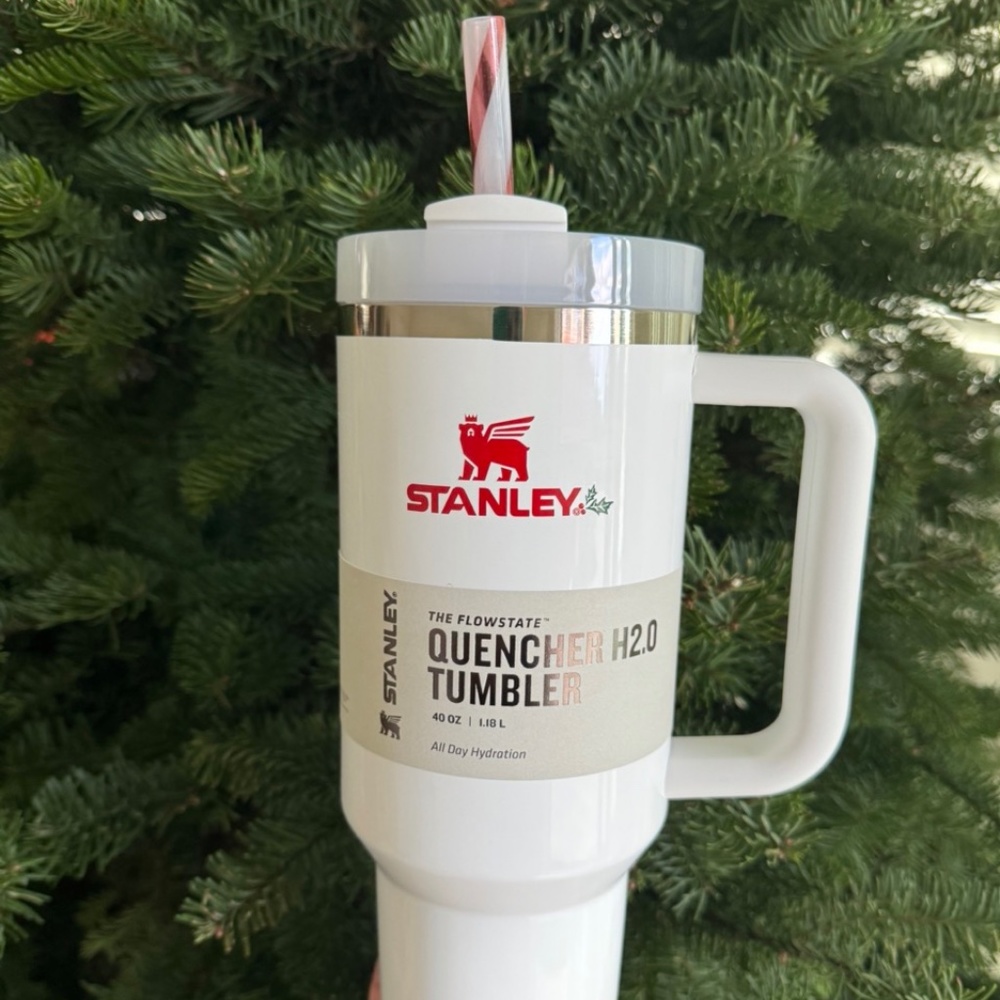 Stanley Mistletoe Twist Quencher Flowstate Tumbler, Cyber Monday Limited